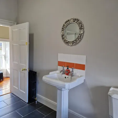 ホステル The Forum - - Church