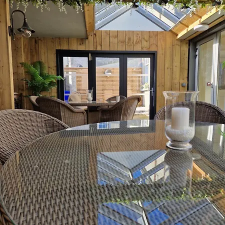 The Forum-mountmellick - Stunning Renovated Church Hostel *