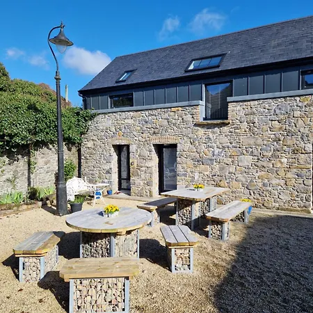 The Forum-mountmellick - Stunning Renovated Church Hostel *