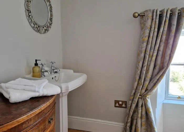 Хостел The Forum-Mountmellick - Stunning Renovated Church