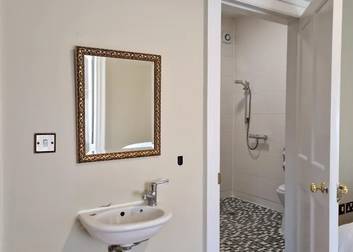 Хостел The Forum-Mountmellick - Stunning Renovated Church *