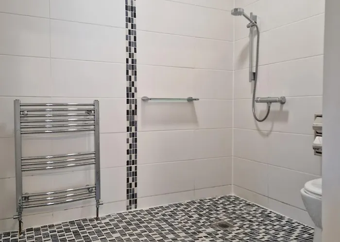 Хостел The Forum-Mountmellick - Stunning Renovated Church *