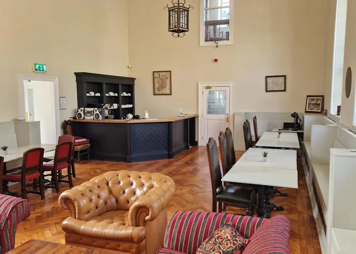 Хостел The Forum-Mountmellick - Stunning Renovated Church *